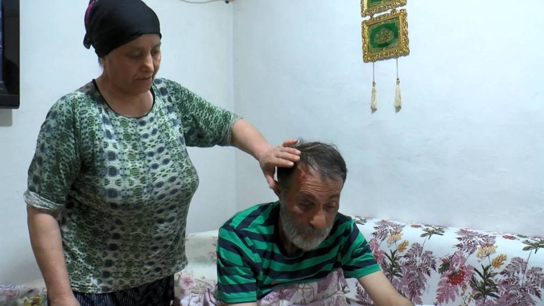 Kaza yapan gençlerin yanına gidince felaketi yaşadı! Şoke eden anlar anbean kaydedildi 12